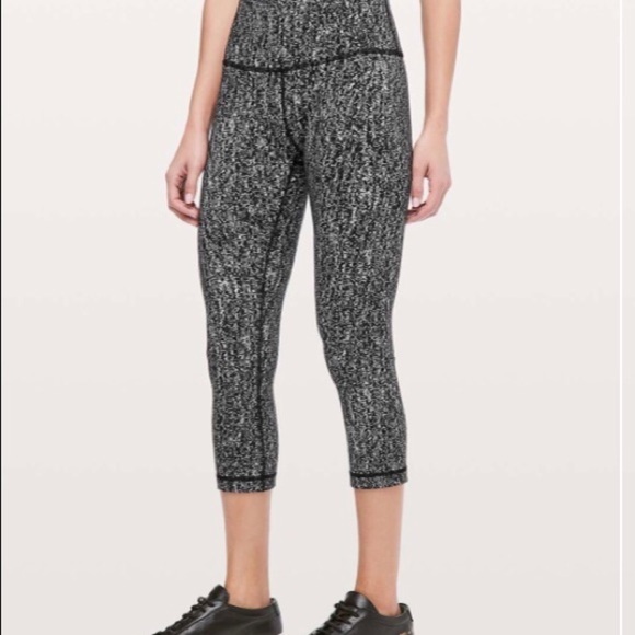 𝅺Lululemon wunder unders high rise leggings sz 2 - Picture 4 of 8